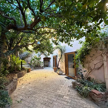 Maison Charme Centre 度假居 *